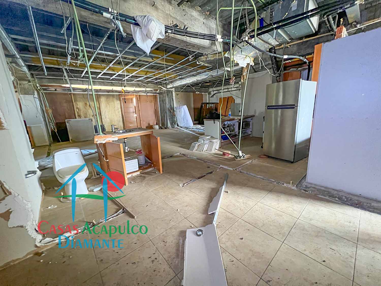 Galápagos 1001 - Recámara dos después de Otis 4